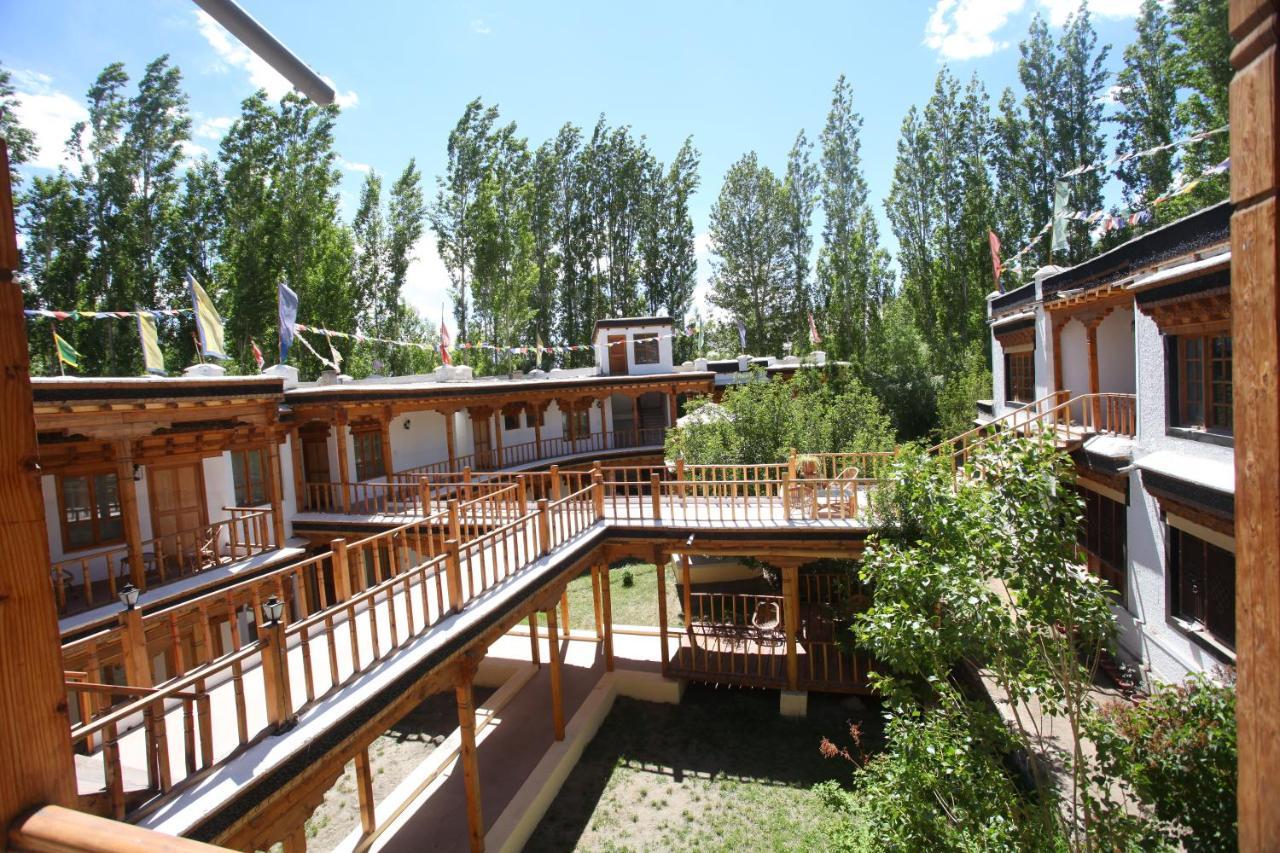 Lha-Ri-Sa Resort 레 외부 사진