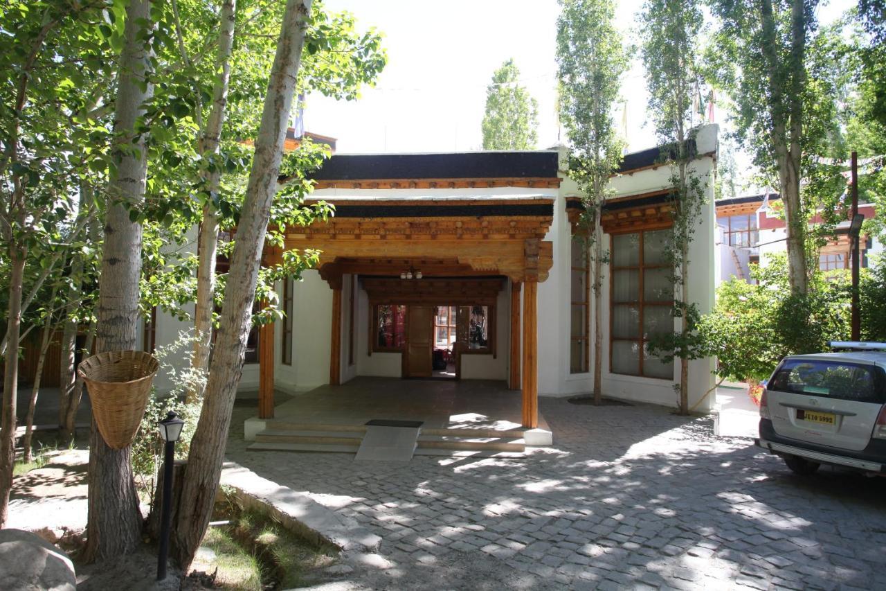Lha-Ri-Sa Resort 레 외부 사진