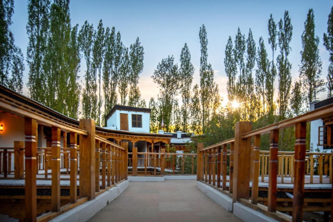 Lha-Ri-Sa Resort 레 외부 사진
